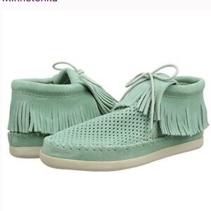 Minnetonka Women's Venice Perforated Bootie